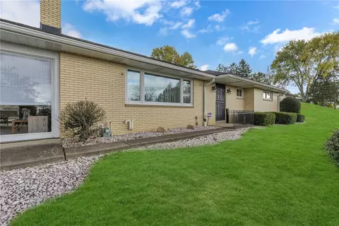 606 Wack Dr, Rochester, PA 15074