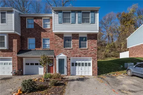 315 Timberidge Dr, Bethel Park, PA 15102