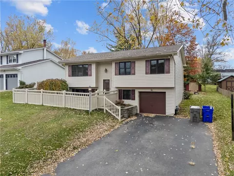 136 Chowning Ct, Gibsonia, PA 15044