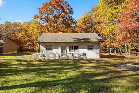 112 Chestnut Ridge Rd, Acme, PA 15610