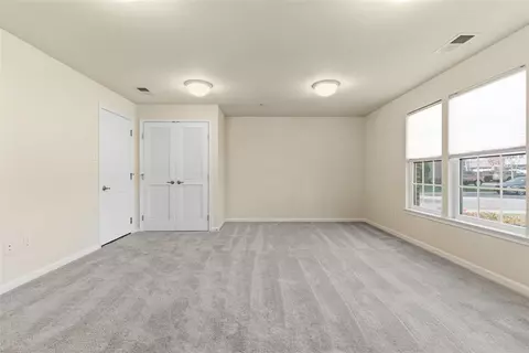 Living - 3001 Pointe Vw, Mars, PA 16046 photo 1 of 7