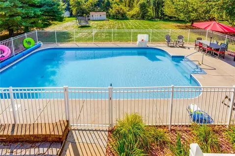 3 Colonial Cir, Irwin, PA 15642 photo 7