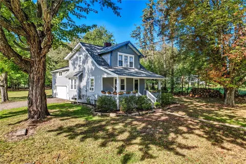 1039 N Keel Ridge Rd, Hermitage, PA 16148