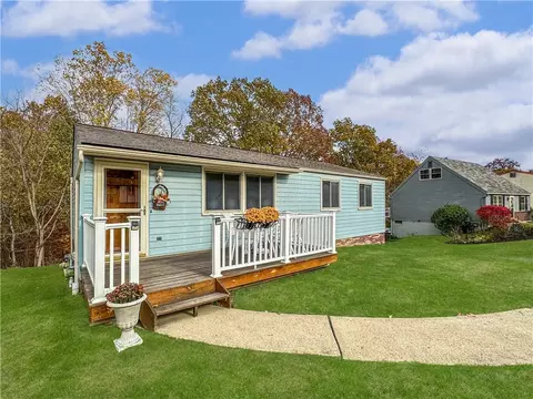 16 Deer Park Dr, Cheswick, PA 15024