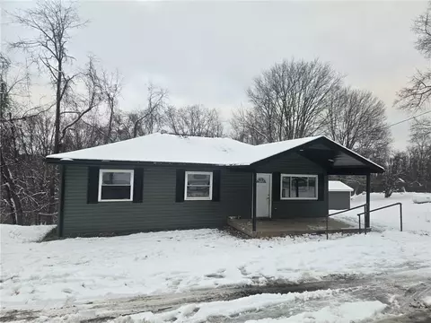 504 Queenstown Rd, Karns City, PA 16041