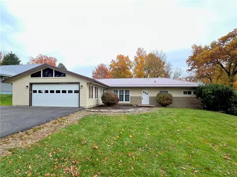 332 Frazier Dr, New Castle, PA 16105