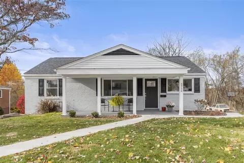 5716 Smith Dr, Bethel Park, PA 15102