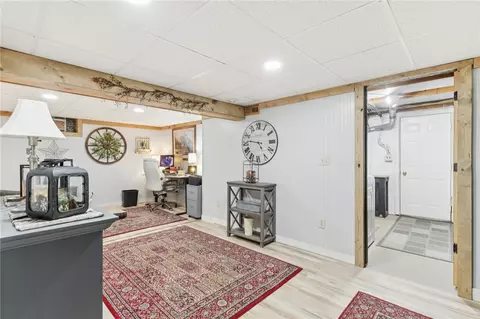 Entry Way - 628 Pine Run Rd, Apollo, PA 15613 photo 3 of 7