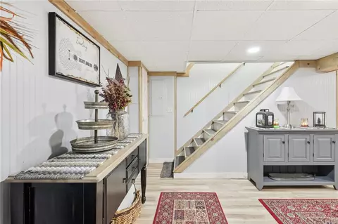 Entry Way - 628 Pine Run Rd, Apollo, PA 15613 photo 4 of 7