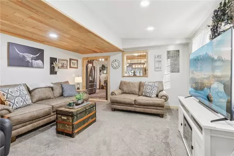 Living - 628 Pine Run Rd, Apollo, PA 15613 photo 3 of 4