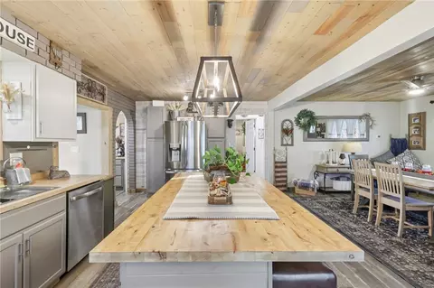 Kitchen - 628 Pine Run Rd, Apollo, PA 15613 photo 6 of 6
