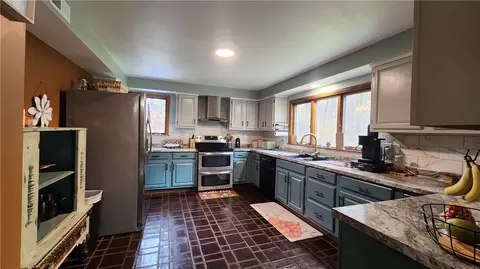 Kitchen - 107 Spring Hollow Dr, Apollo, PA 15613 photo 3 of 3