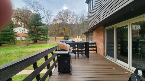 Exterior - 107 Spring Hollow Dr, Apollo, PA 15613 photo 9 of 11