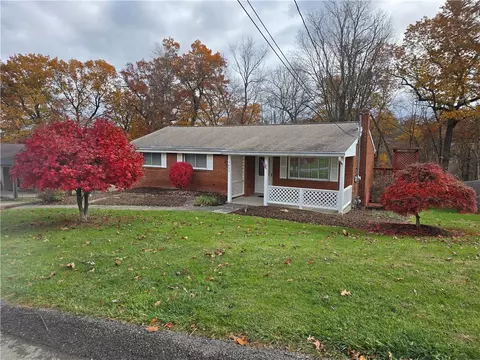 3430 E Stag Dr, Gibsonia, PA 15044