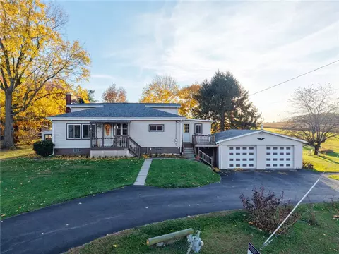 137 Mcbroom Rd, Derry, PA 15627
