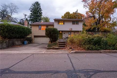 2284 Crestview Rd, Pittsburgh, PA 15216