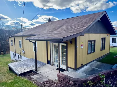 221 Expedite Rd, Nanty Glo, PA 15943