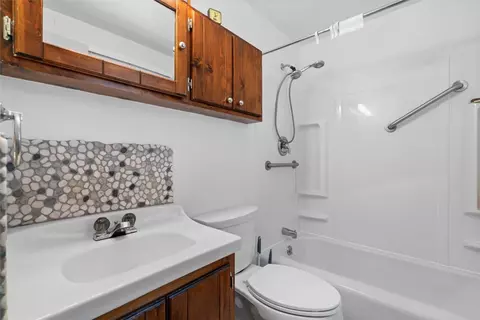 Bath - 13659 Wright Dr, North Huntingdon, PA 15642 photo 2 of 2