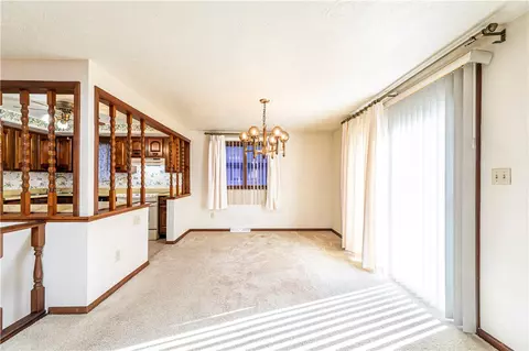 Living - 2002 Michael Ave, Irwin, PA 15642 photo 6 of 13