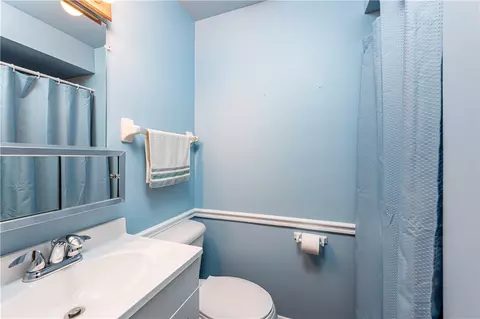 Bath - 2002 Michael Ave, Irwin, PA 15642 photo 2 of 2