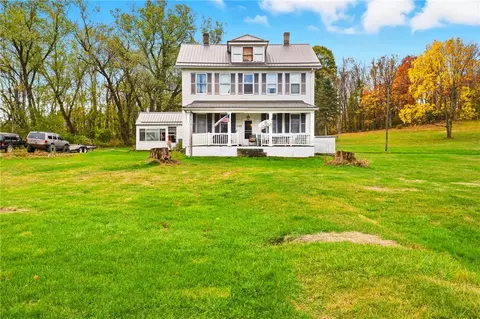 1102 Frankstown Rd, Johnstown, PA 15902