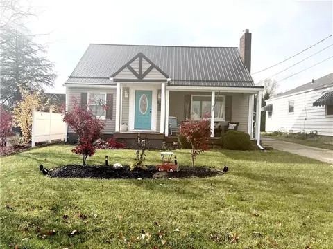 505 Wood St, Ellwood City, PA 16117