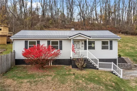 161 Petroleum Ave, Claysville, PA 15323