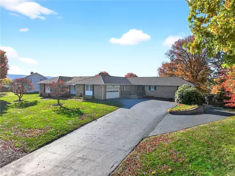 323 Dixon Blvd, Uniontown, PA 15401