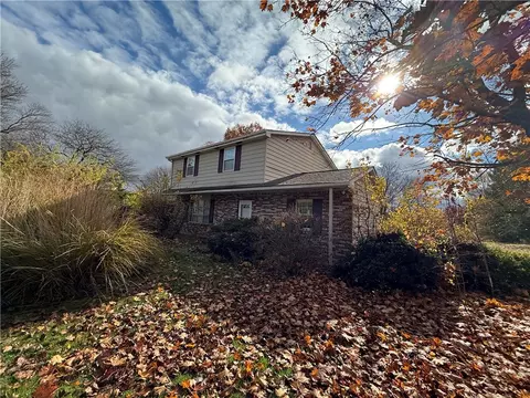 3203 Wallace Dr, New Castle, PA 16105