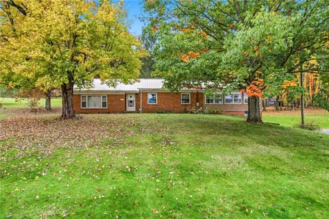 321 Leech Rd, Greenville, PA 16125