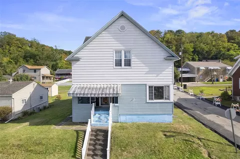 6102 Roslyn St, Mckeesport, PA 15135