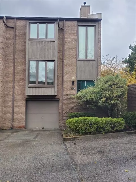 264 Elm Ct, Pittsburgh, PA 15237