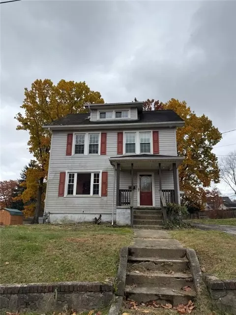 512 Elizabeth St, New Castle, PA 16105