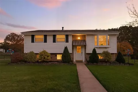 801 Redstone Dr, Allison Park, PA 15101