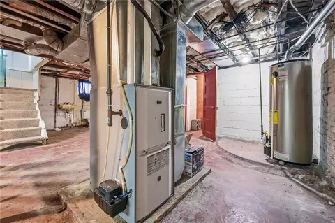 300 Ormond Ave, Sharon, PA 16146