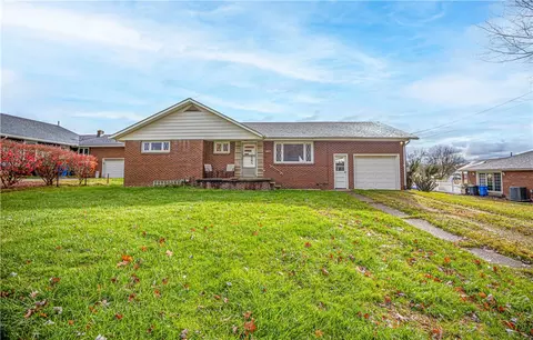 825 Brady St, New Kensington, PA 15068