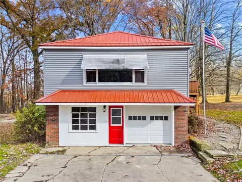 228 Baker Rd, Greenville, PA 16125
