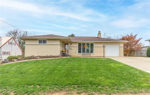 428 Chester Dr, New Kensington, PA 15068