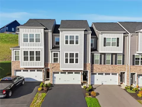 205 Spruce Ln, Canonsburg, PA 15317