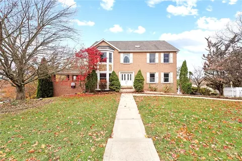 10 Thomas Jefferson Ct, Irwin, PA 15642