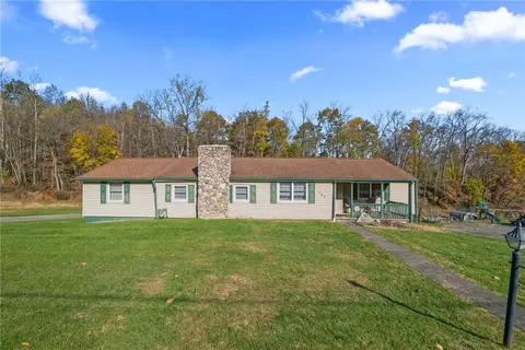 127 Martin Dr, Apollo, PA 15613