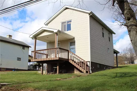 6 S Main St, Southview, PA 15361