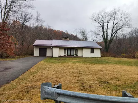 5330 Greensburg Rd, Apollo, PA 15613