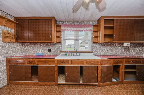 Kitchen - 151 Hemlock Rd, Commodore, PA 15729 photo 2 of 2