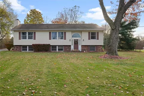 2997 Spangler Rd, Hermitage, PA 16148