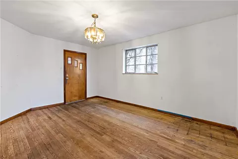 Living - 545 Stokes Ave, Braddock, PA 15104 photo 3 of 5