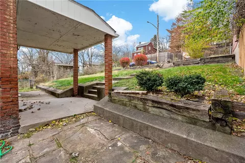 Exterior - 545 Stokes Ave, Braddock, PA 15104 photo 5 of 7