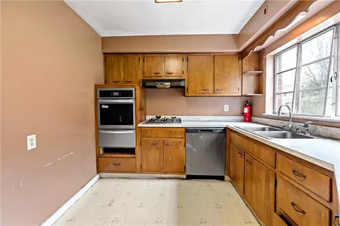 Kitchen - 545 Stokes Ave, Braddock, PA 15104 photo 3 of 3