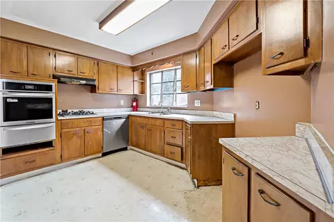 Kitchen - 545 Stokes Ave, Braddock, PA 15104 photo 1 of 3