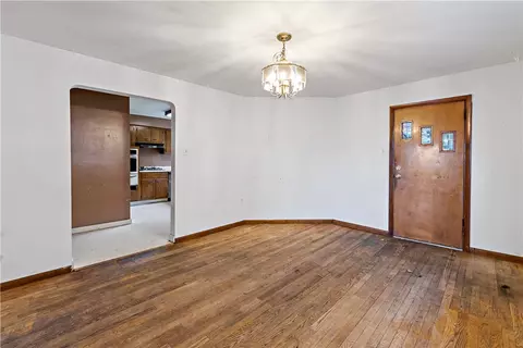Living - 545 Stokes Ave, Braddock, PA 15104 photo 4 of 5